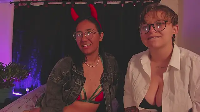 Snapshot of CrazyCakes_ chatting on September 2025 03:07:02 AM CrazyCakes online show from September 2025 03:07:02 AM