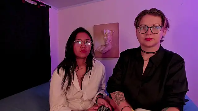 Snapshot of CrazyCakes_ chatting on November 2025 10:35:01 PM CrazyCakes online show from November 2025 10:35:01 PM