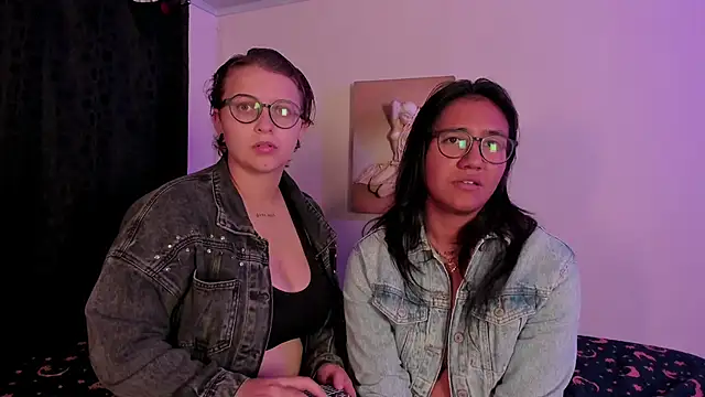 Snapshot of CrazyCakes_ chatting on December 2025 03:44:02 AM CrazyCakes online show from December 2025 03:44:02 AM