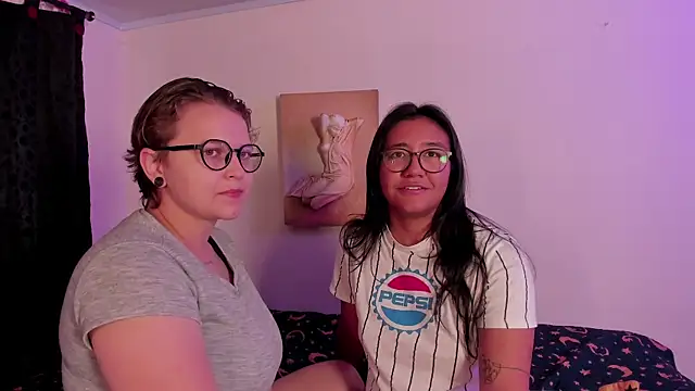 Snapshot of CrazyCakes_ chatting on December 2025 04:01:01 PM CrazyCakes online show from December 2025 04:01:01 PM