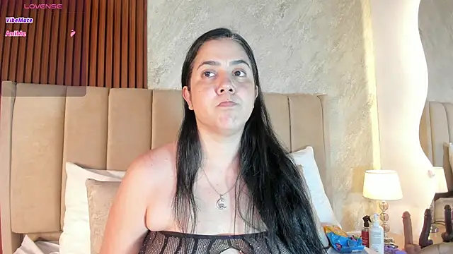  Cris Spicy  online show from July 2026 06:57:02 PM