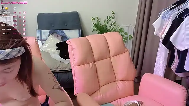 Snapshot of SR_897 chatting on October 2025 02:36:02 PM SR 897 online show from October 2025 02:36:02 PM