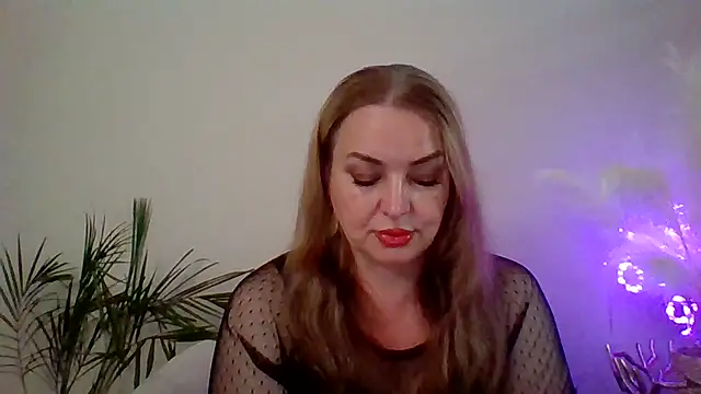 Snapshot of Eshavira chatting on September 2025 01:50:01 AM Eshavira online show from September 2025 01:50:01 AM