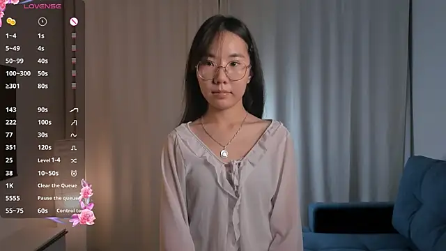 Snapshot of UdelaDodson chatting on September 2025 03:05:01 PM UdelaDodson online show from September 2025 03:05:01 PM