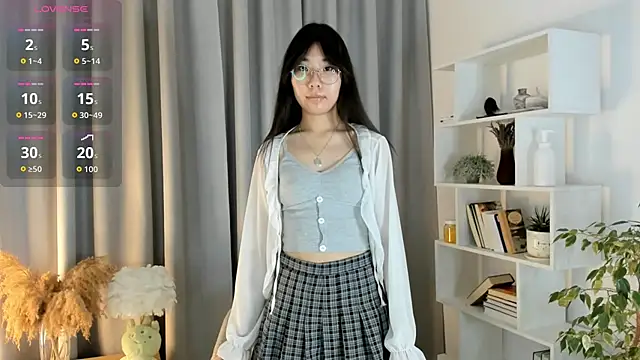 Snapshot of UdelaDodson chatting on October 2025 01:17:02 AM UdelaDodson online show from October 2025 01:17:02 AM