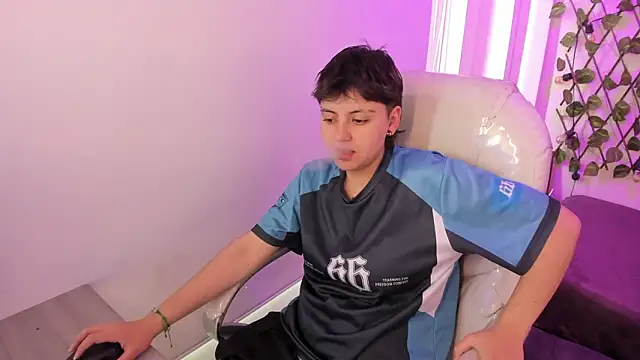 Nathaly ds online show from March 2026 07:32:01 PM