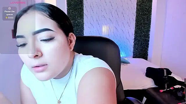 sofiacaramel online show from February 2026 11:07:01 AM