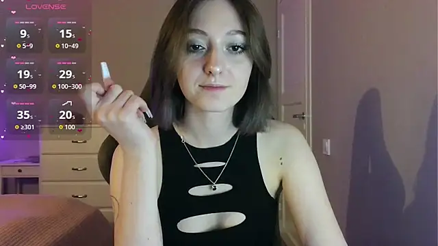 white liillyy online show from May 2026 09:22:01 PM