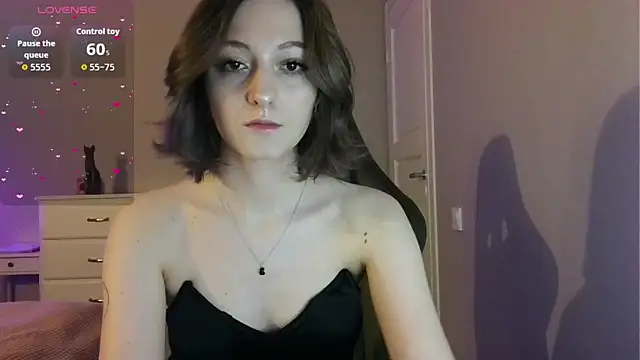 white liillyy online show from May 2026 08:48:02 PM