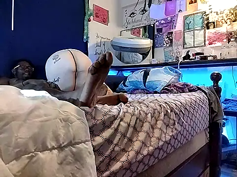 SnowBunny1224 online show from September 2025 09:46:01 AM