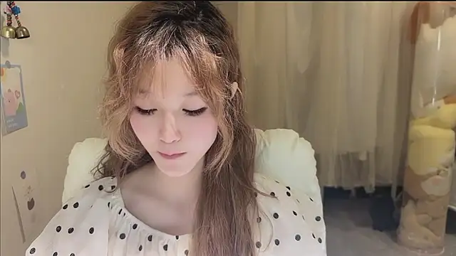 Snapshot of FuFu-puff chatting on October 2025 12:25:02 PM FuFu-puff online show from October 2025 12:25:02 PM