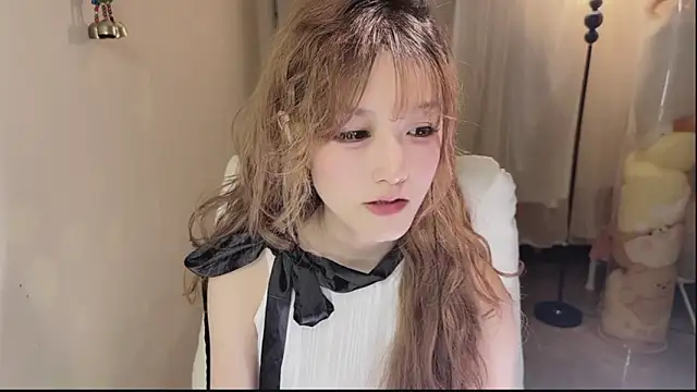 Snapshot of FuFu-puff chatting on November 2025 01:13:01 PM FuFu-puff online show from November 2025 01:13:01 PM