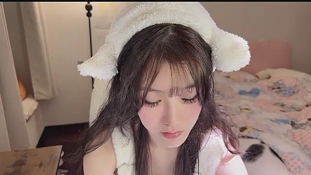 Snapshot of FuFu-puff chatting on November 2025 04:10:02 PM FuFu-puff online show from November 2025 04:10:02 PM