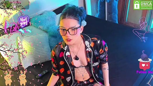 Bluedarkelf888 online show from April 2026 01:04:01 AM
