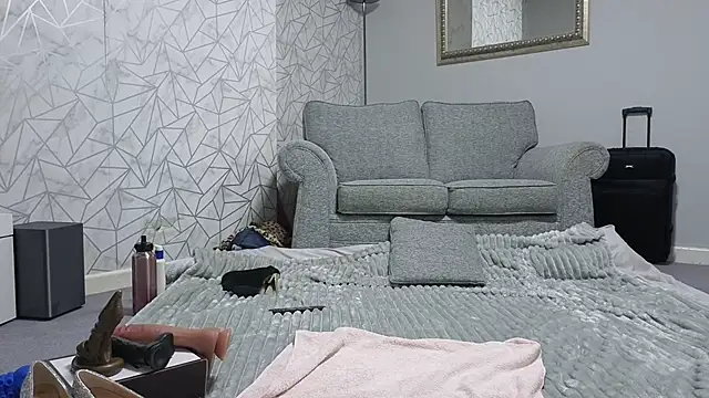 Velvet-Secrets online show from April 2026 09:50:01 PM