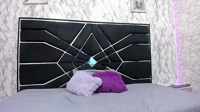 WILD FIREE  online show from November 2025 08:38:02 PM