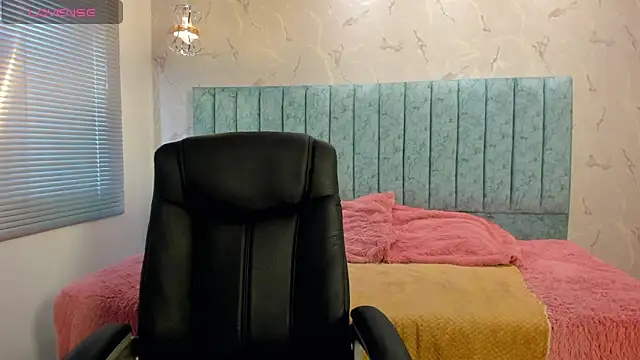 Saya Amaretto1 online show from February 2026 06:28:02 PM