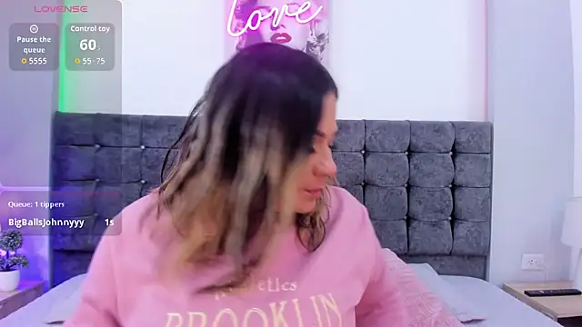 Snapshot of isabella_horney_ chatting on October 2025 07:56:02 PM isabella horney online show from October 2025 07:56:02 PM