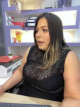 Snapshot of isabella_horney_ chatting on February 2026 01:33:02 PM isabella horney online show from February 2026 01:33:02 PM