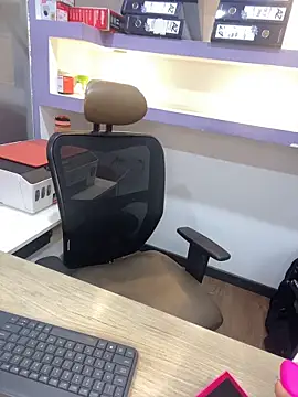 isabella horney  online show from February 2026 02:50:02 PM