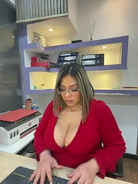 isabella horney  online show from May 2026 12:10:02 PM