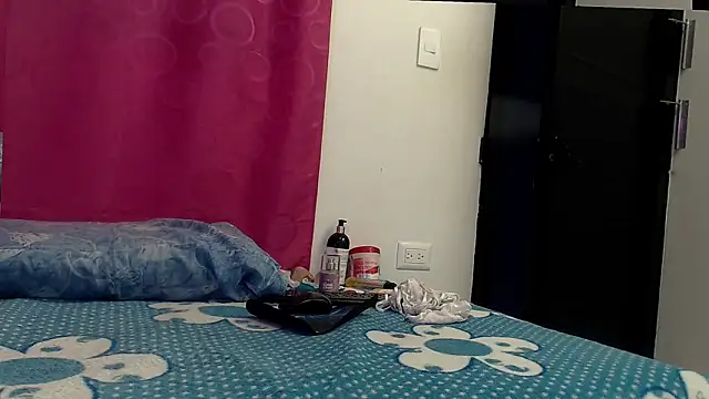 skinnybarbie022 online show from October 2025 12:53:01 AM