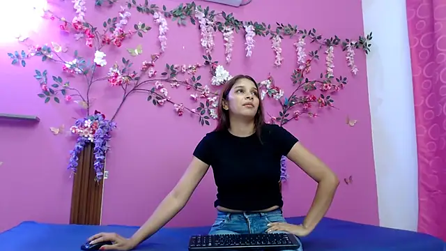skinnybarbie022 online show from May 2026 12:28:02 AM