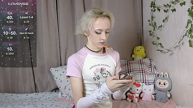 Snapshot of NextVibe_ chatting on November 2025 06:18:02 PM NextVibe online show from November 2025 06:18:02 PM