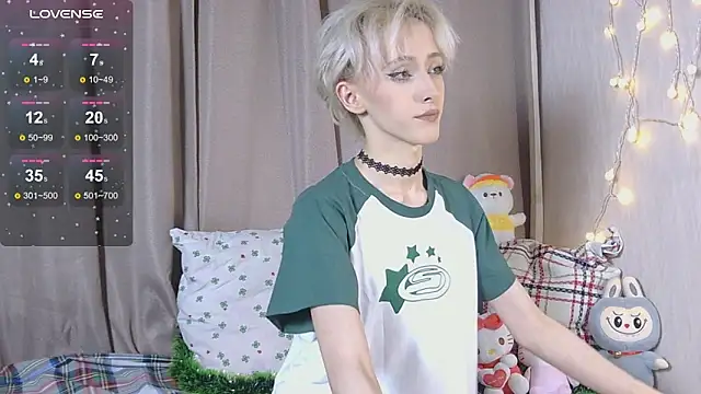 Snapshot of NextVibe_ chatting on December 2025 06:37:02 PM NextVibe online show from December 2025 06:37:02 PM