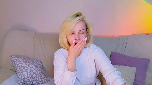 Charlotte Colinss online show from May 2026 04:07:01 AM