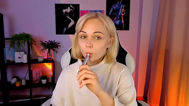 Charlotte Colinss online show from May 2026 04:41:02 AM