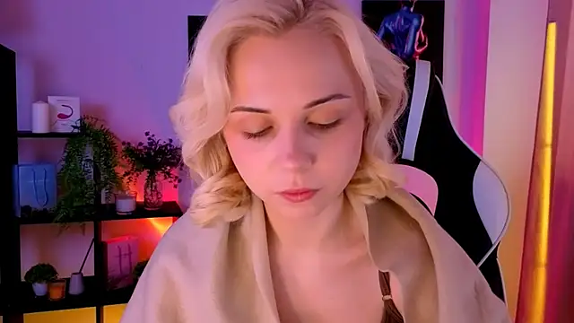 Charlotte Colinss online show from May 2026 06:09:01 AM