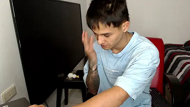 Alex mojica online show from February 2026 07:09:02 AM