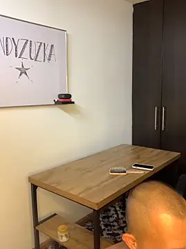 andyzuzka online show from February 2026 03:32:01 PM