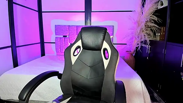 NahomiRichards  online show from August 2026 04:45:02 AM