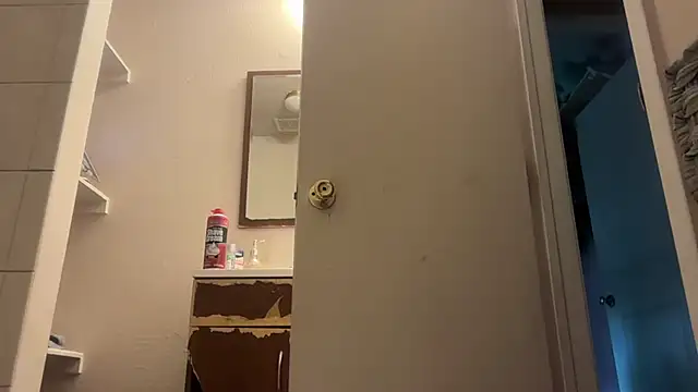 bearcub300 online show from February 2026 11:14:01 PM