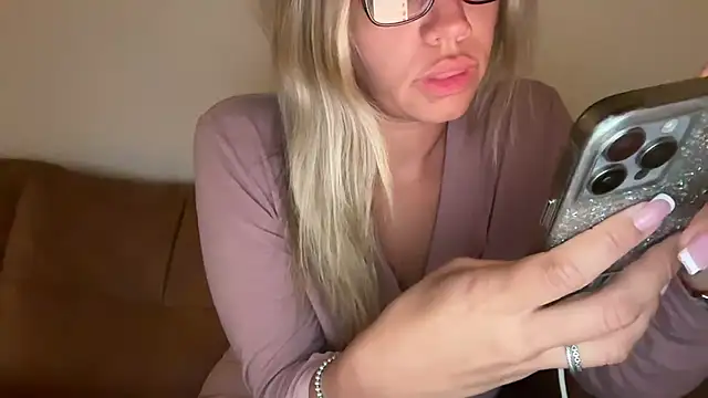 prettyykitty22 online show from September 2025 08:38:02 AM