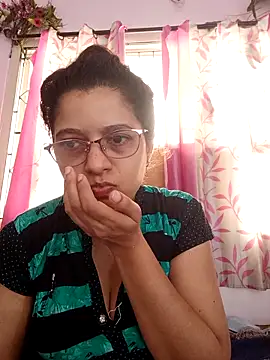 Snapshot of thanusi_2 chatting on September 2025 04:34:02 AM thanusi 2 online show from September 2025 04:34:02 AM