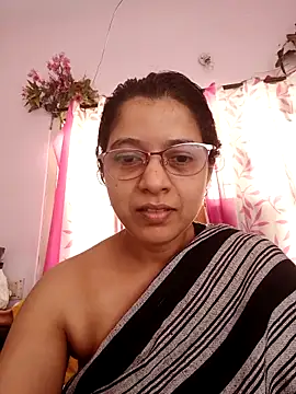 Snapshot of thanusi_2 chatting on October 2025 06:33:01 AM thanusi 2 online show from October 2025 06:33:01 AM