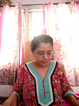 Snapshot of thanusi_2 chatting on October 2025 06:25:01 AM thanusi 2 online show from October 2025 06:25:01 AM