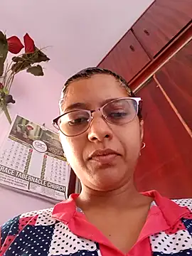 Snapshot of thanusi_2 chatting on November 2025 04:33:02 AM thanusi 2 online show from November 2025 04:33:02 AM