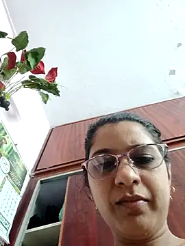 Snapshot of thanusi_2 chatting on November 2025 04:38:02 PM thanusi 2 online show from November 2025 04:38:02 PM