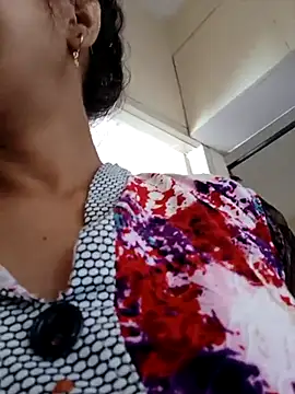 Snapshot of thanusi_2 chatting on November 2025 05:56:02 AM thanusi 2 online show from November 2025 05:56:02 AM