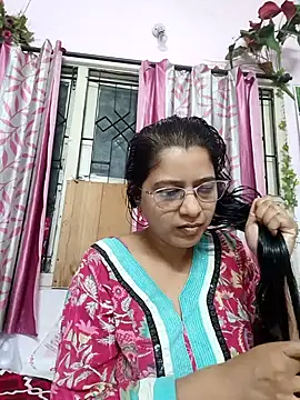 Snapshot of thanusi_2 chatting on November 2025 12:49:02 PM thanusi 2 online show from November 2025 12:49:02 PM