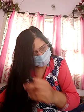 Snapshot of thanusi_2 chatting on December 2025 06:50:01 AM thanusi 2 online show from December 2025 06:50:01 AM