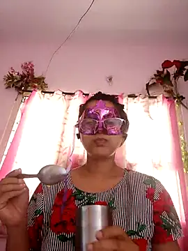 Snapshot of thanusi_2 chatting on December 2025 06:31:01 AM thanusi 2 online show from December 2025 06:31:01 AM