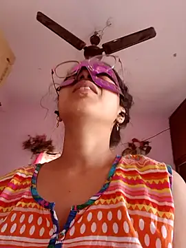 Snapshot of thanusi_2 chatting on February 2026 06:50:01 AM thanusi 2 online show from February 2026 06:50:01 AM