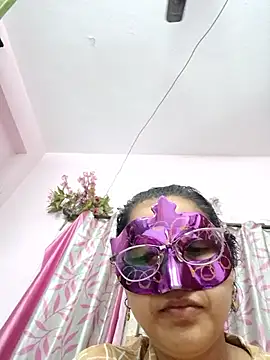 Snapshot of thanusi_2 chatting on February 2026 11:00:01 PM thanusi 2 online show from February 2026 11:00:01 PM