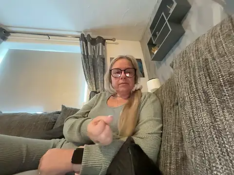 Anastasia-BlondeXX online show from February 2026 10:25:01 AM