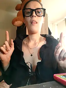 Mila Luciphya online show from January 2026 01:24:01 PM